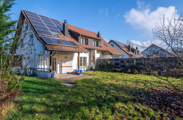 Für eine Familie 5½-Zimmer- Einfamilien-Eckhaus an ruhiger Lage in Rüfenach