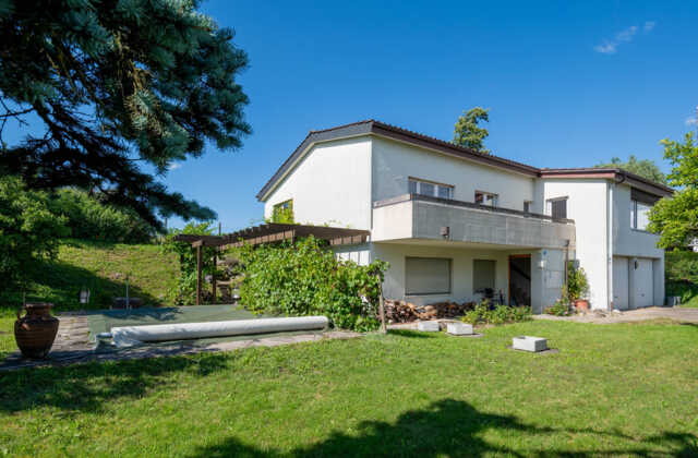 7½ Zimmer-Einfamilienhaus freistehend an ruhiger Lage