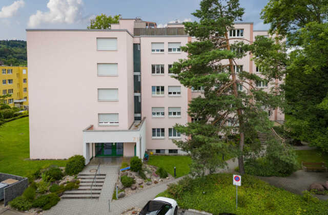 5 Zimmer-Wohnung mit Potential